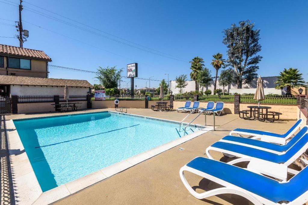 Sea Rock Inn - Los Angeles Гардина Екстериор снимка