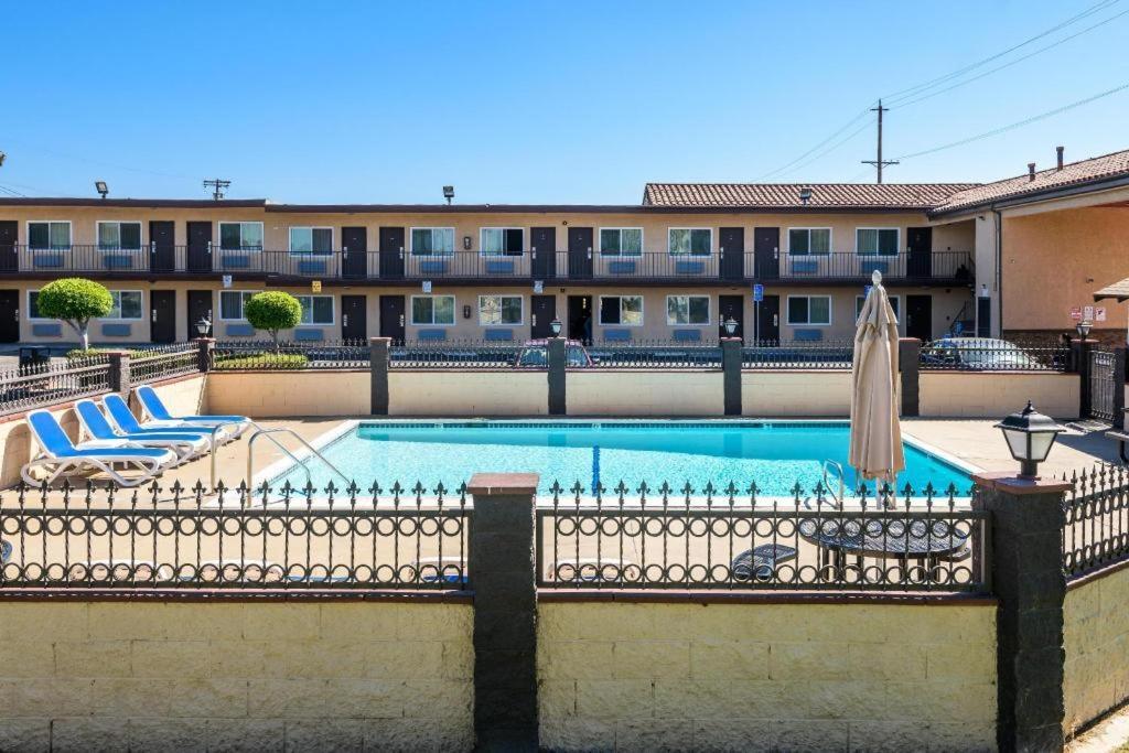 Sea Rock Inn - Los Angeles Гардина Екстериор снимка