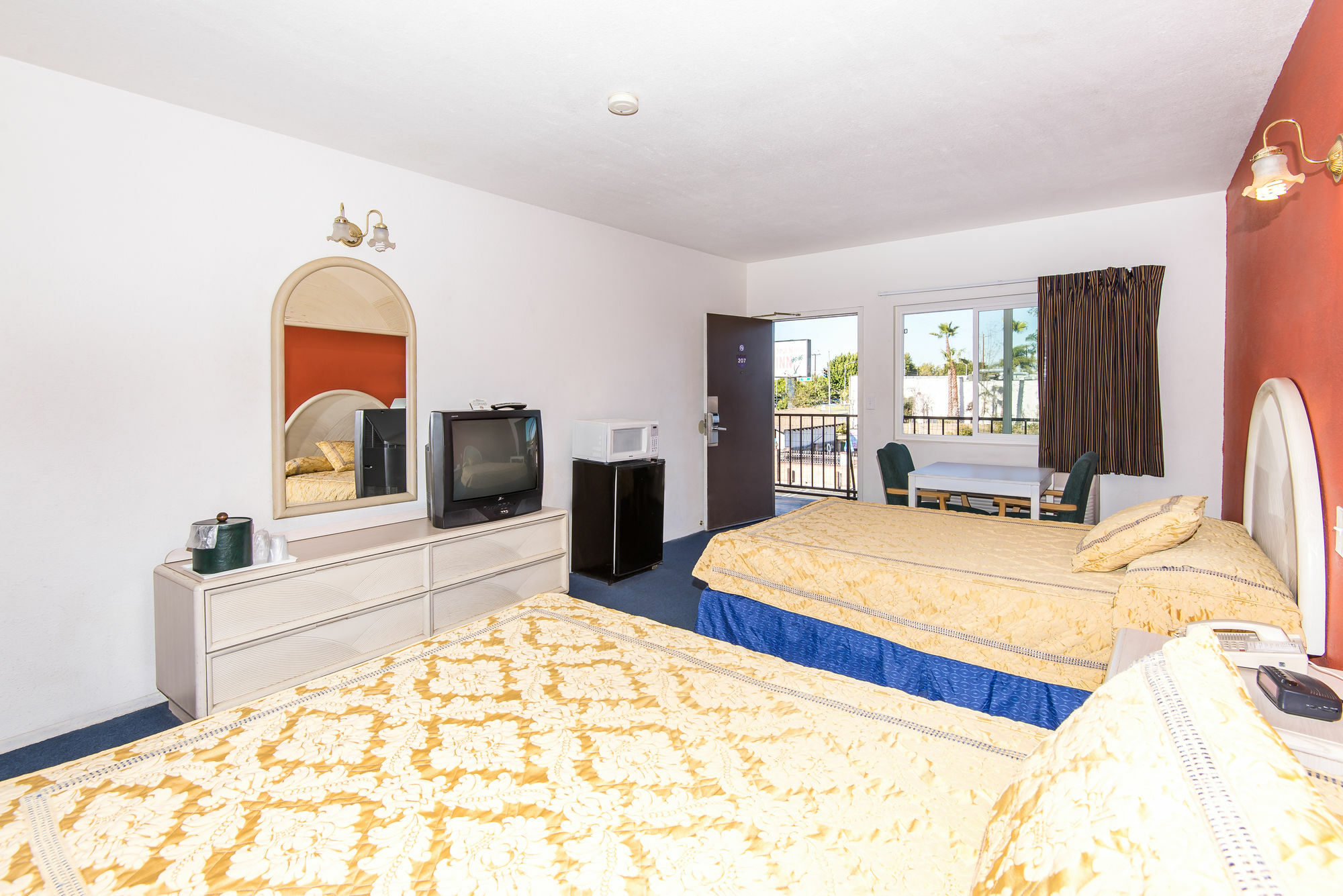 Sea Rock Inn - Los Angeles Гардина Екстериор снимка